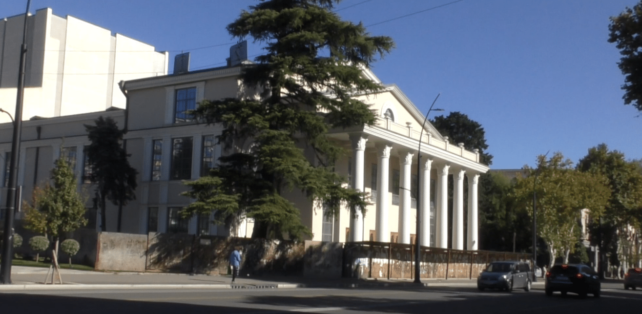 Le Théâtre arménien de Tbilissi est déjà en activité au quartier arménien de Havlabar dans la capitale de  la Géorgie
