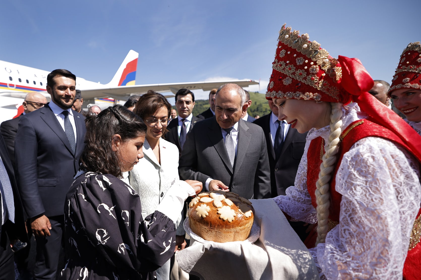 DECRYPTAGE : « L’harmonie arméno-russe » de Nikol Pachinian dans le décor de l’Altaï, par Hakob Badalyan