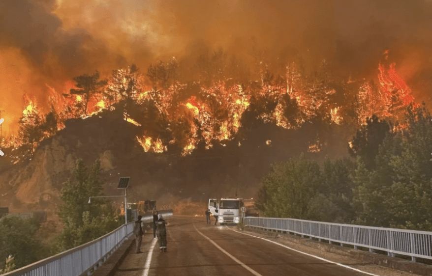 Turquie: quatre incendies majeurs toujours en cours