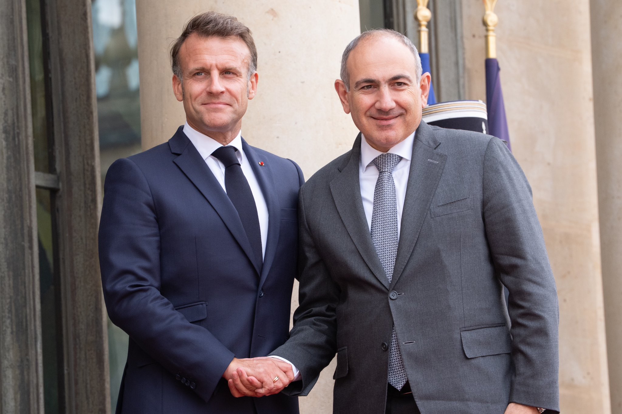 Emmanuel Macron : Très heureux d’accueillir à Paris le Premier ministre arménien