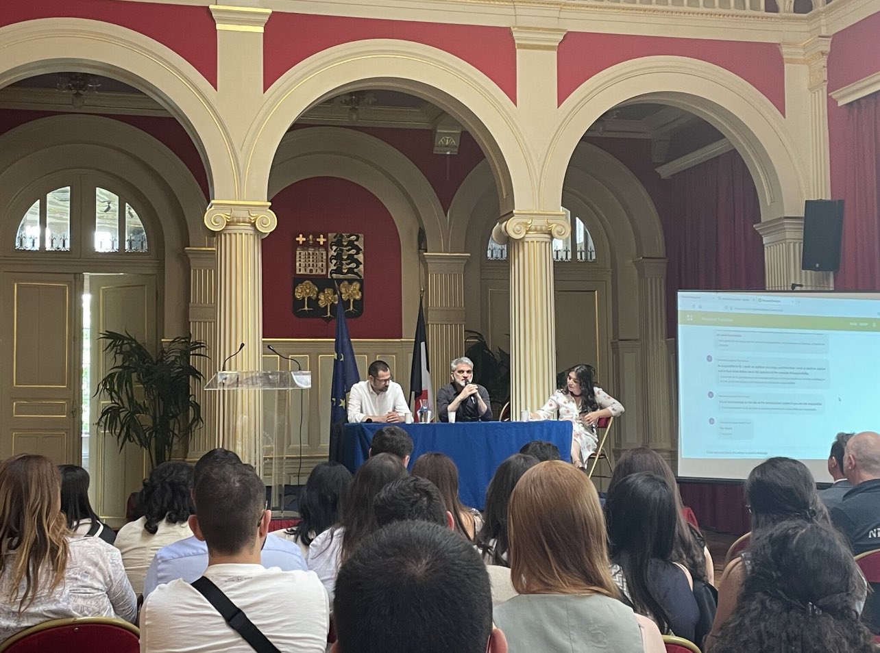 Forum Européen de la Jeunesse Arménienne organisé ce week-end par le g2ia france  à la Mairie Paris 16