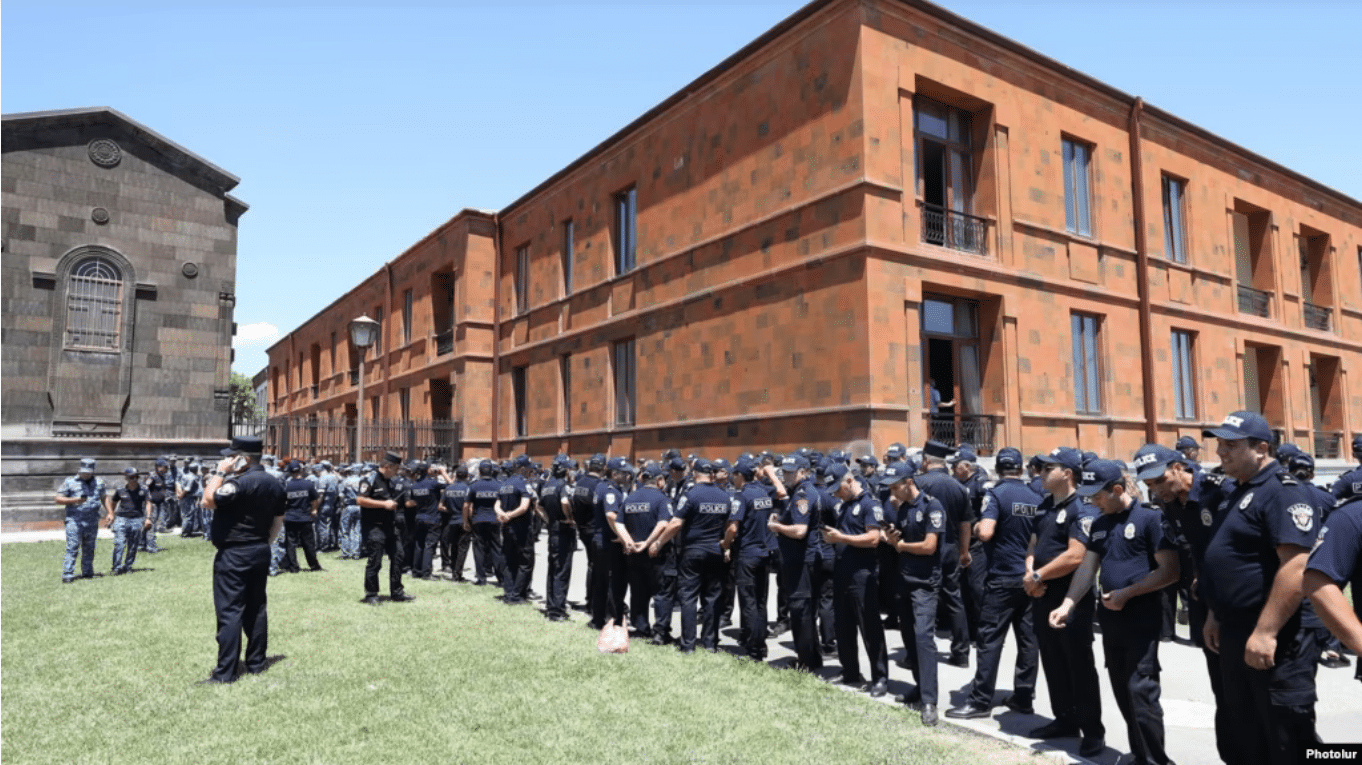 Les Églises du monde « profondément préoccupées » par la répression arménienne contre le clergé
