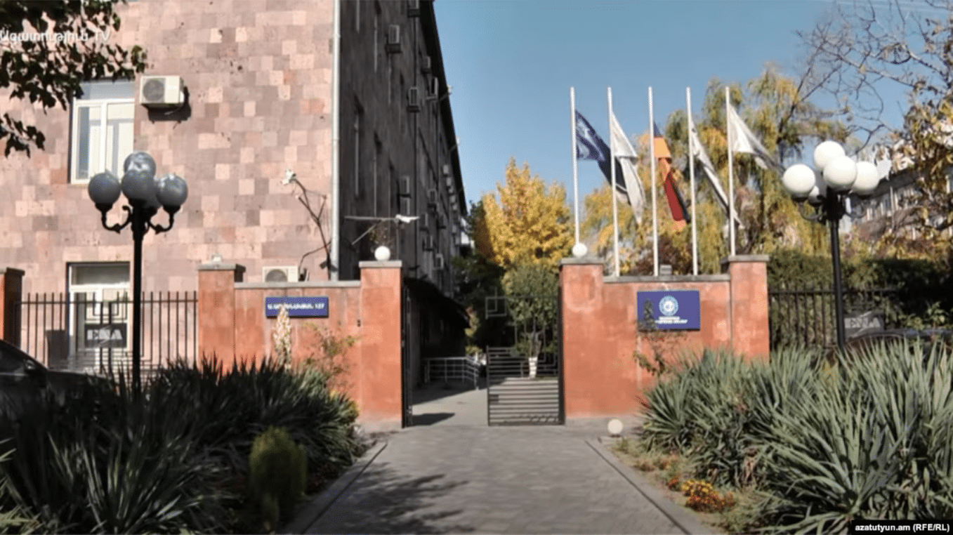 Une instance d’arbitrage ordonne l&rsquo;arrêt de la saisie de la compagnie Electric Networks of Armenia