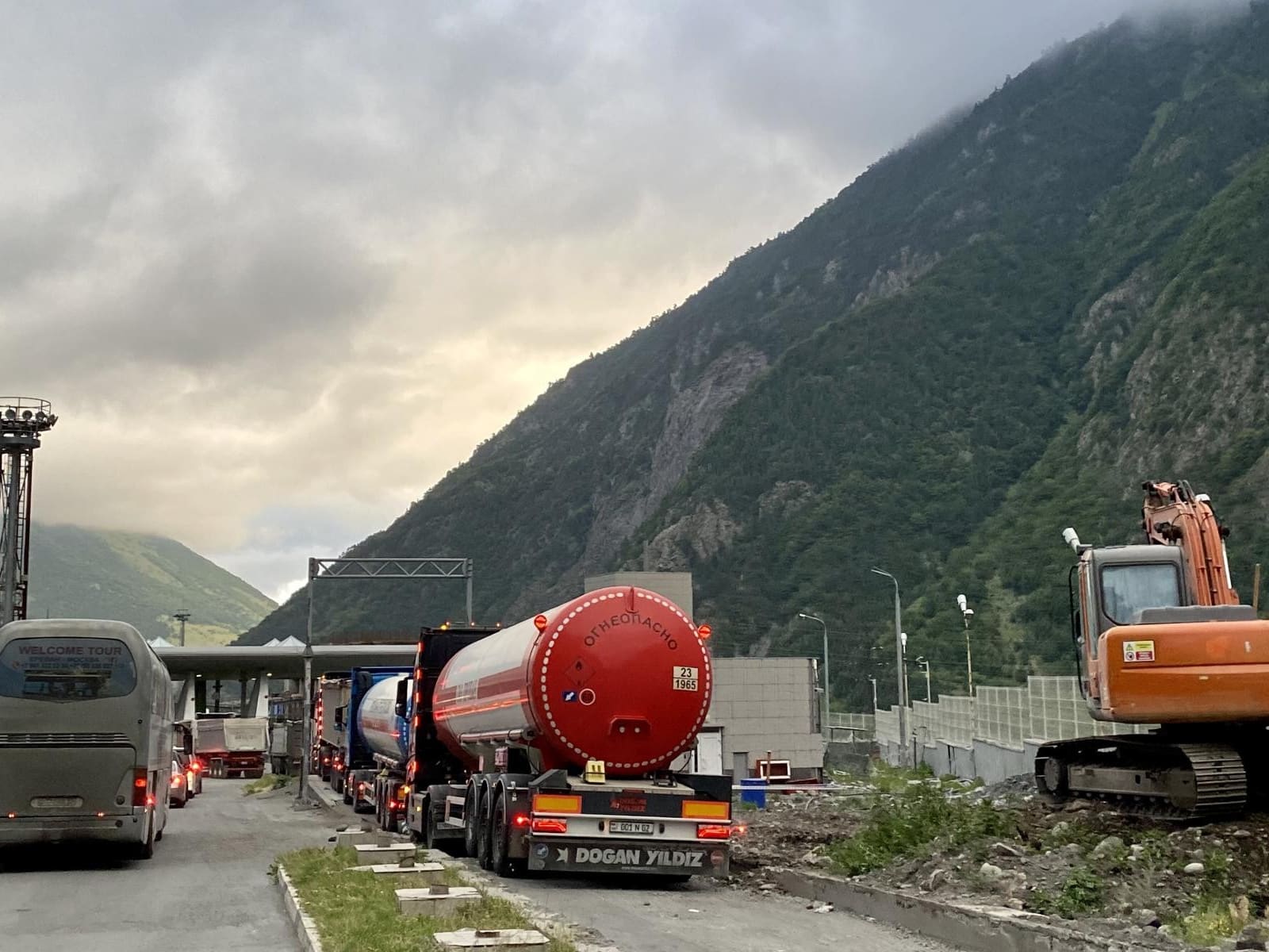 Les douaniers géorgiens réclament-ils des pots-de-vins aux routiers arméniens ?