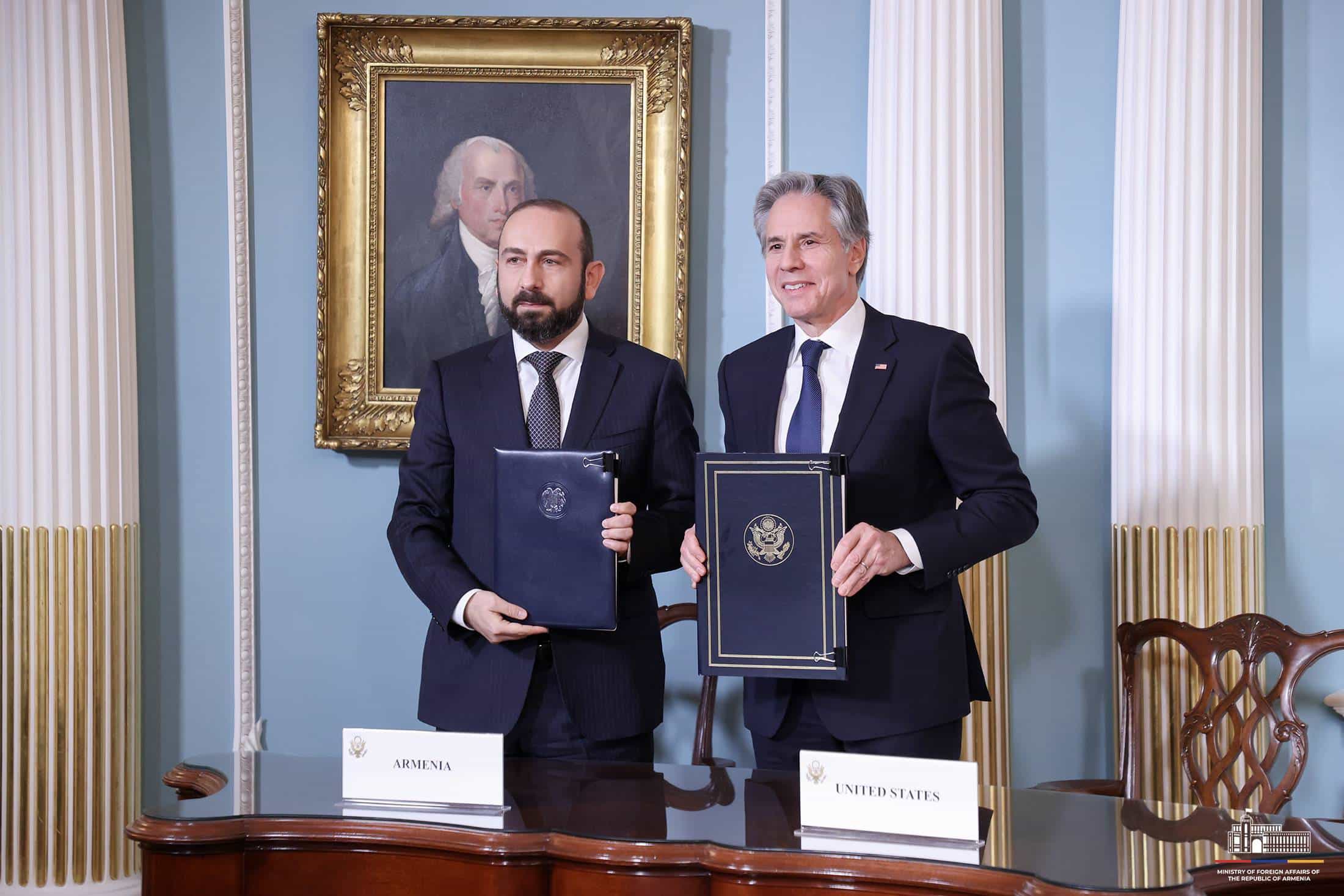 Pachinian critique l’administration Biden… pour mieux encenser son successeur Trump !