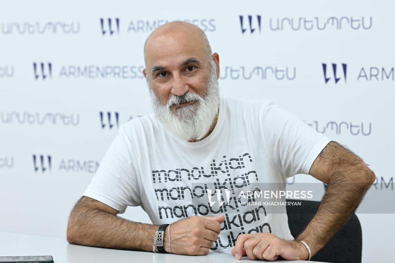 Armenpress a interviewé Khajag Tchilinguirian, l’un des responsables de « Radio Arménie » de Lyon qui joue un rôle important dans la préservation de l&rsquo;identité arménienne et l&rsquo;unité des Arméniens