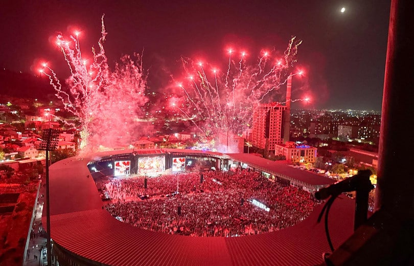 Plusieurs unités de police arménienne ont mis en place une surveillance renforcée lors du concert de Jennifer Lopez à Yerevan, la sécurité des touristes était assurée