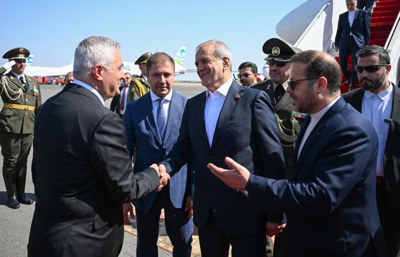 Le président iranien Massoud Pezeshkian est arrivé en visite officielle en Arménie, à l’aéroport Zvartnots de Yerevan il fut accueilli par le vice-Premier ministre arménien Mher Grigoryan