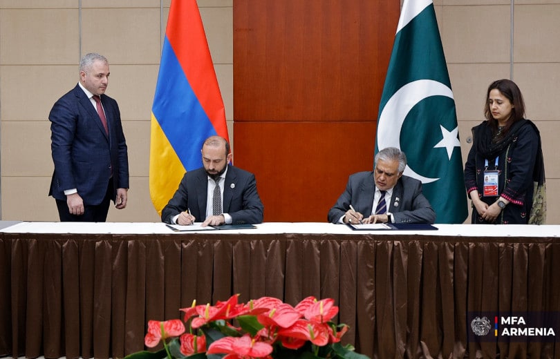 Signature d&rsquo;un communiqué conjoint sur l&rsquo;établissement de relations diplomatiques entre l&rsquo;Arménie et le Pakistan