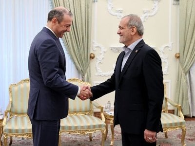 Le président d’Iran à Armen Grigoryan secrétaire du Conseil de sécurité d’Arménie : nous devons agir de manière à ce qu&rsquo;aucune force ne puisse perturber les relations entre les deux pays