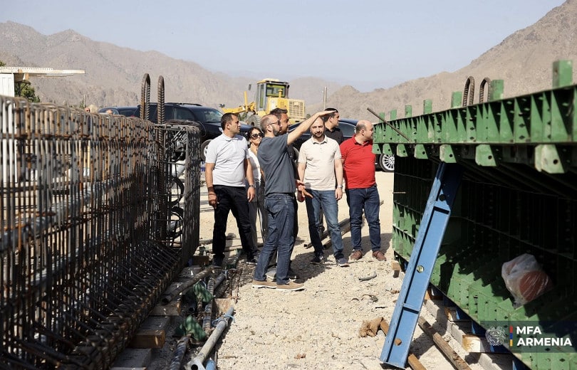 Les diplomates présents à la frontière arméno-iranienne prennent connaissance des projets d&rsquo;extension du poste de contrôle et de construction d&rsquo;un deuxième pont
