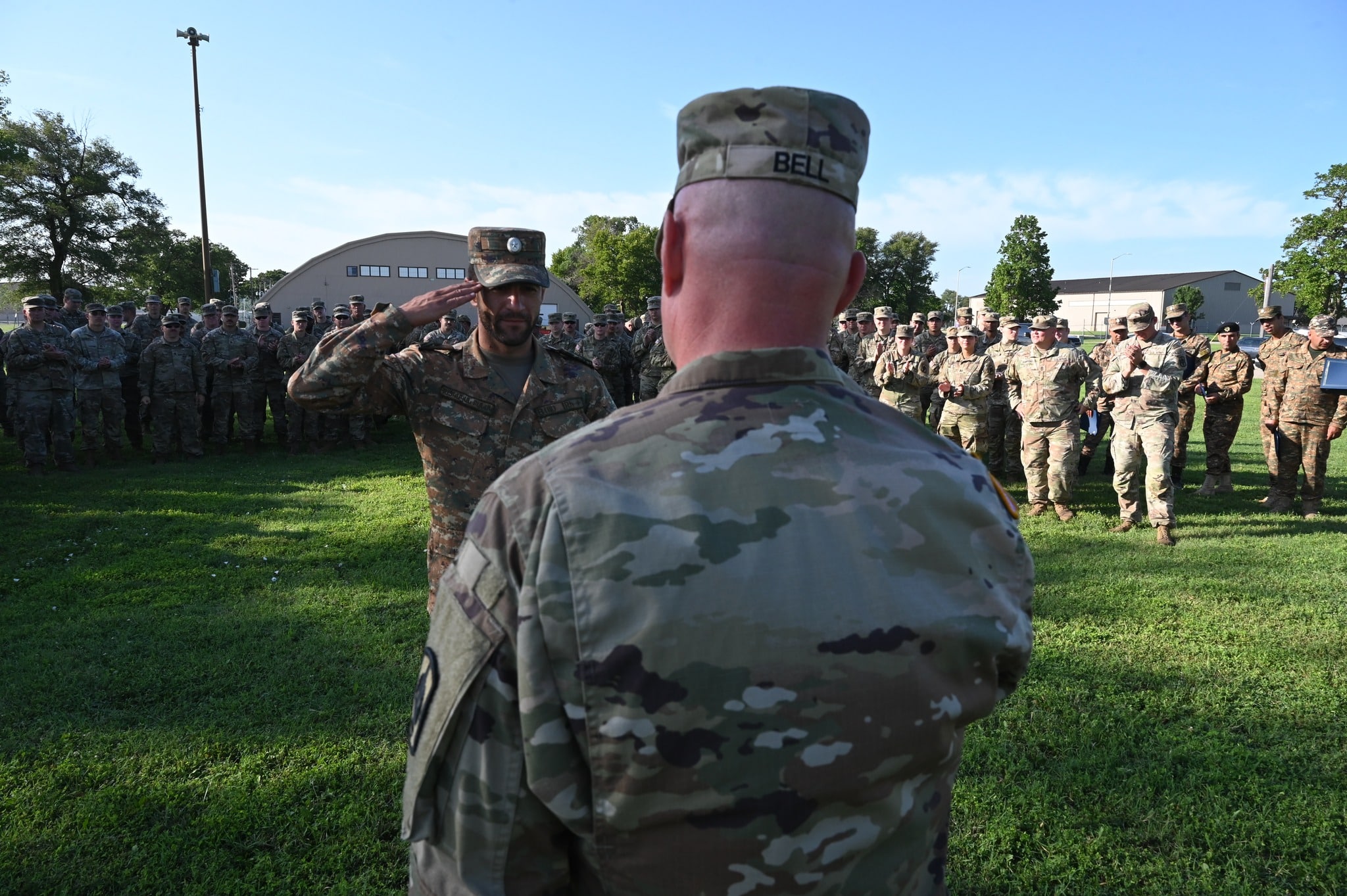 Des sous-officiers arméniens s&rsquo;entraînent avec la Garde nationale du Kansas dans le cadre de l&rsquo;échange annuel Phoenix Platoon