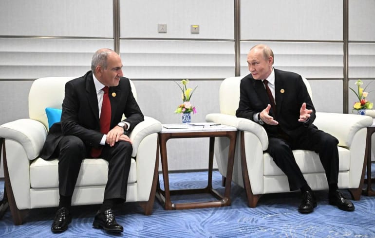 Nikol Pachinian et Vladimir Poutine se sont rencontrés en Chine
