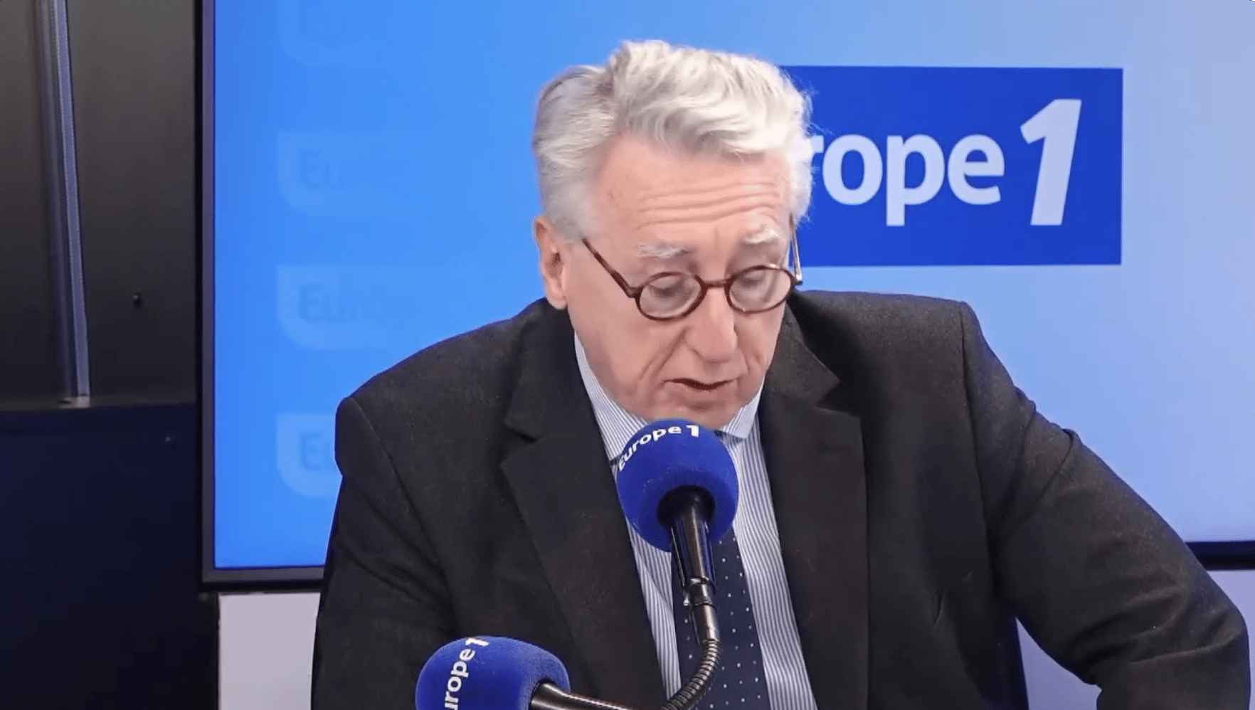 Europe 1  « La paix que le fort impose au faible » selon Vincent Hervouët