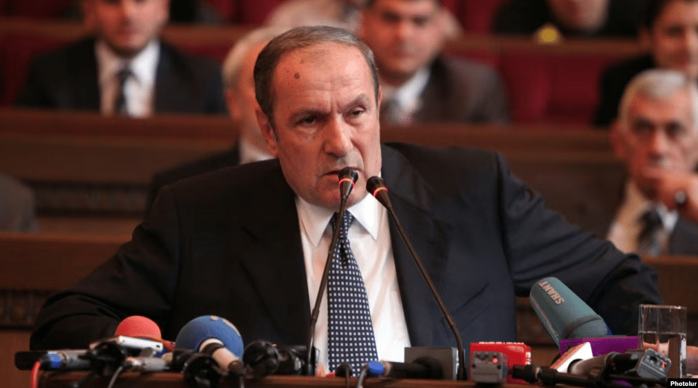 Levon Ter-Petrosian ne se prononce pas dans l&rsquo;immédiat sur les accords de Washington