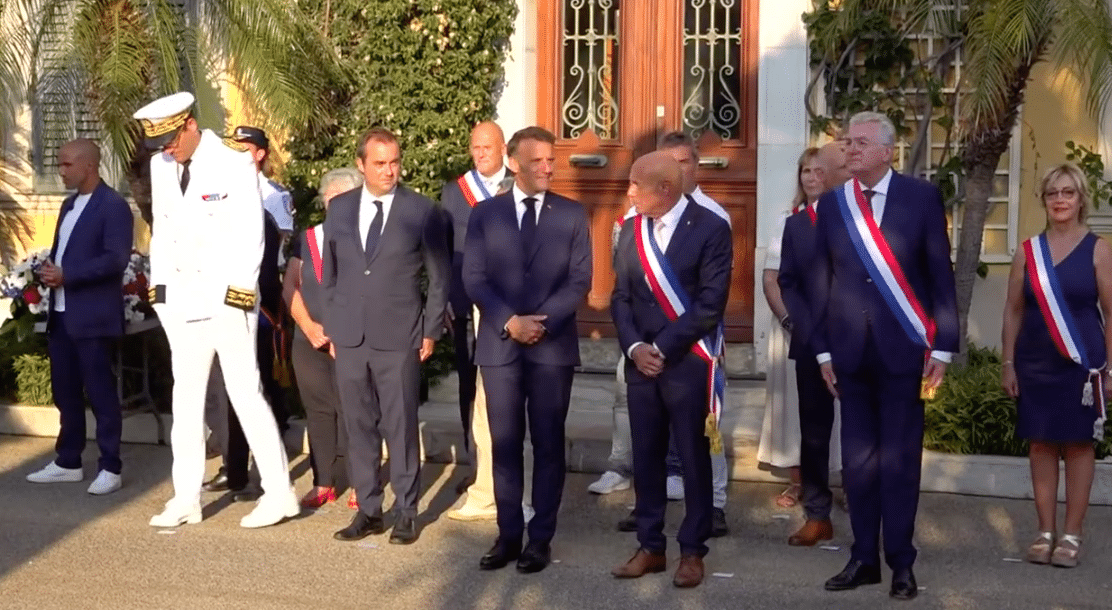 Billet. Macron : deux poids deux mesures