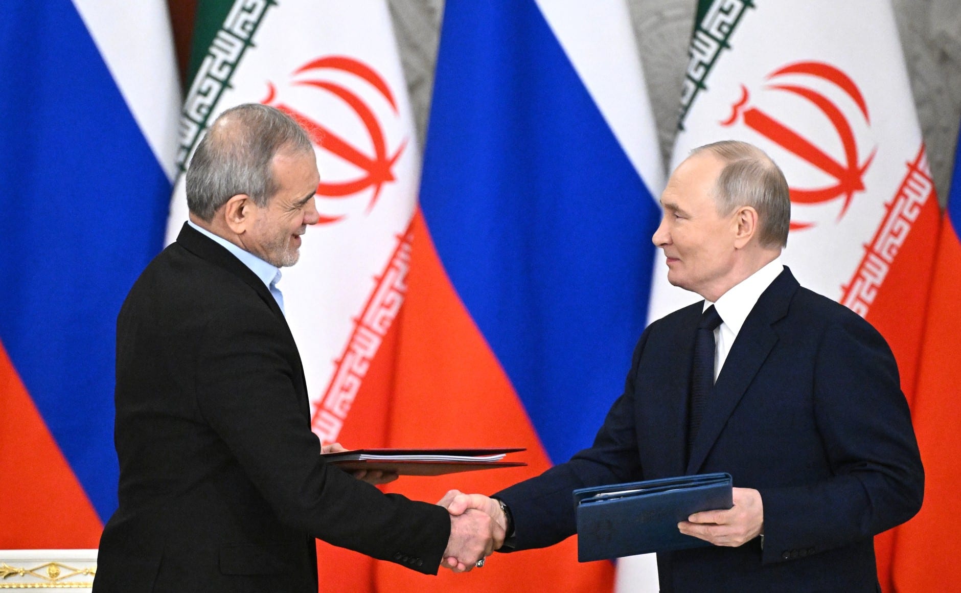 Les présidents russe et iranien discutent de l&rsquo;accord sur le corridor américano-arménien