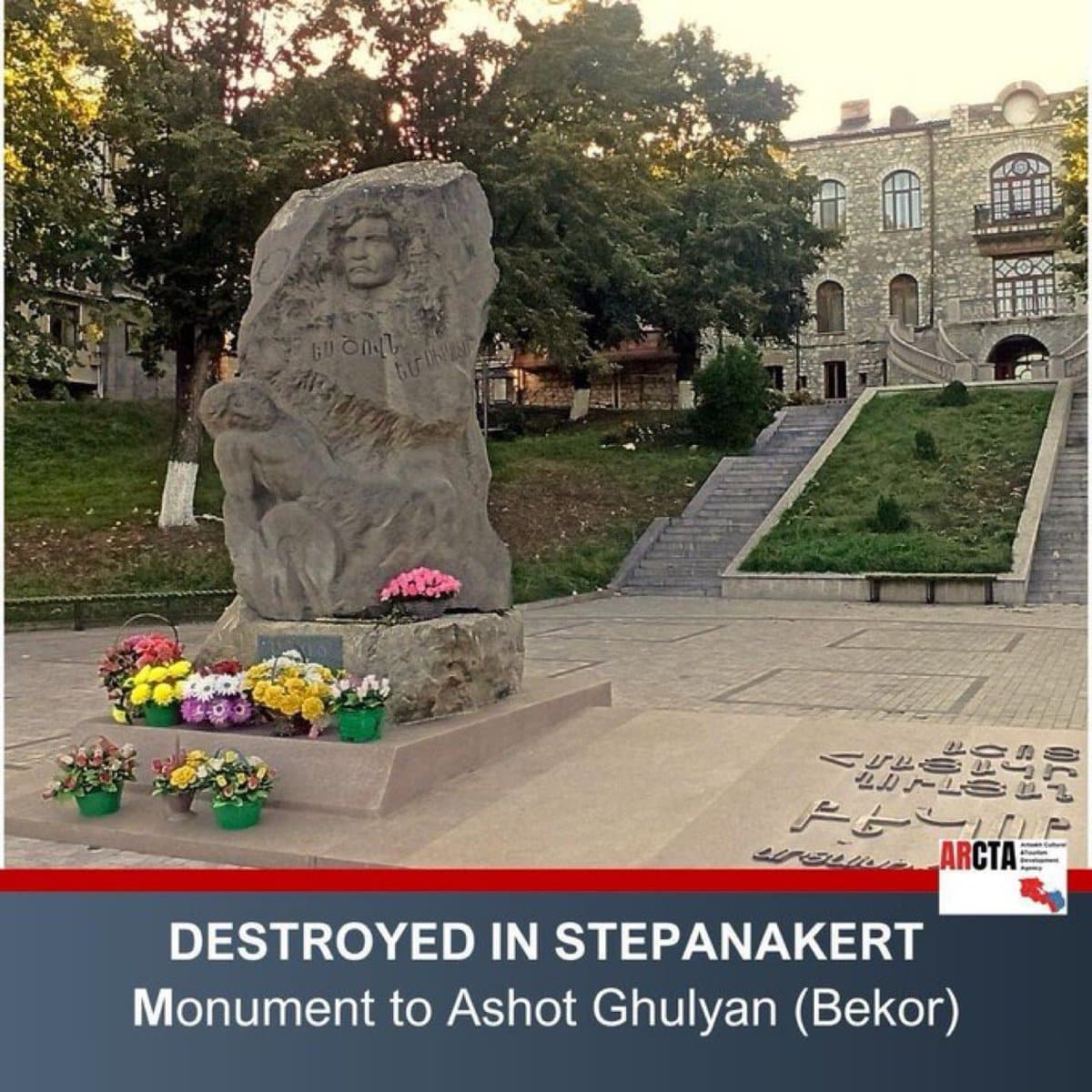 RÉ:PUBLIC PRESS : Les forces azerbaïdjanaises détruisent le monument au héros Ashot Gulyan à Stepanakert