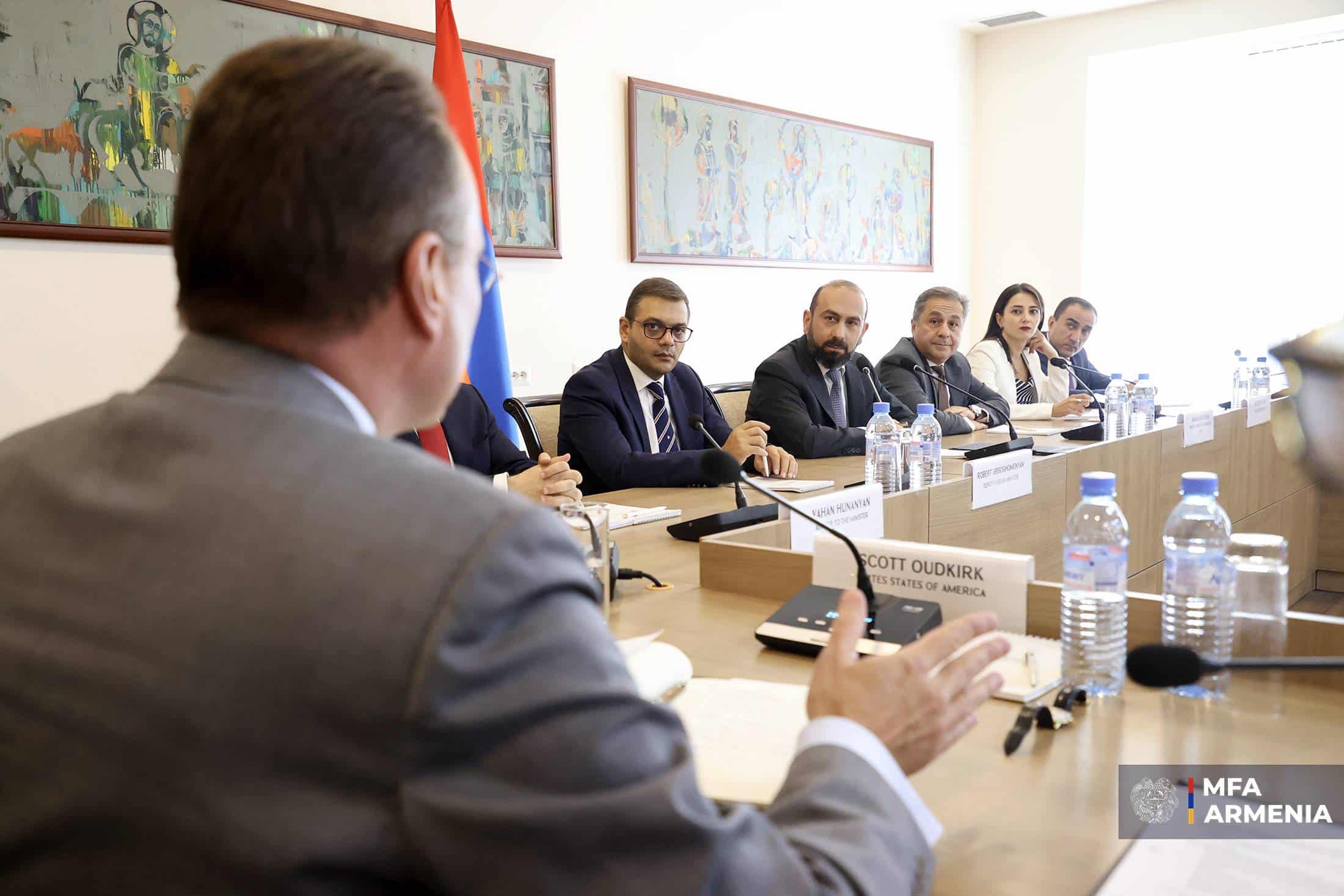 Ararat Mirzoyan reçoit  la délégation des représentants permanents des États membres de l&rsquo;OTAN.