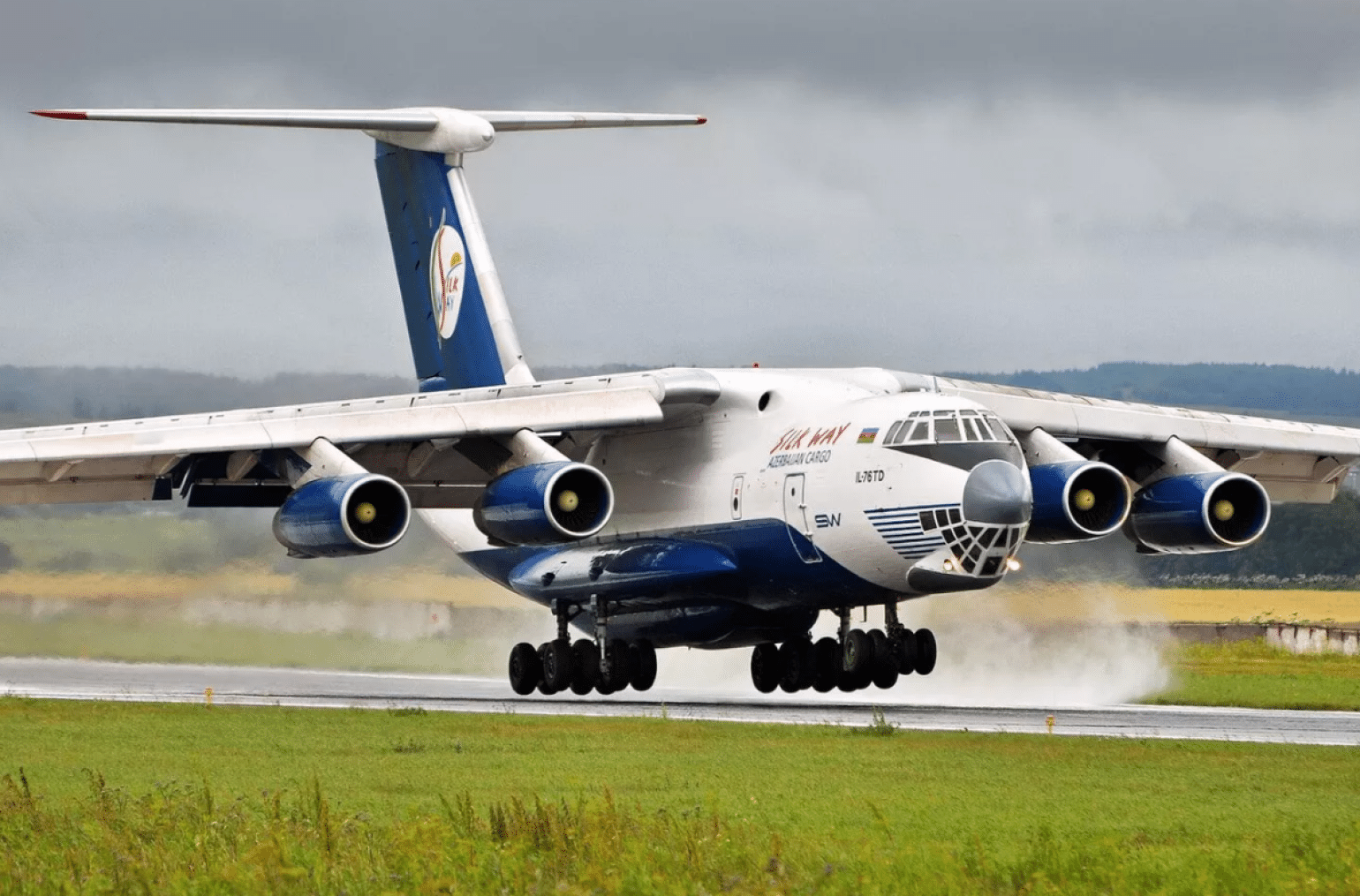 Bakou a reçu d’Israël un nouveau lot d&rsquo;équipements militaires et munitions par des vols de la compagnie aérienne azerbaïdjanaise Silk Way