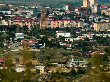 Un Arménien resté en Artsakh aurait d’après les médias azerbaïdjanais ouvert le feu sur des policiers azerbaïdjanais avec une arme dissimulée dans la forêt
