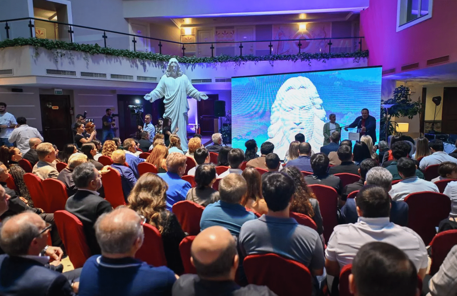 Gagik Tsarukyan : Les personnes inscrites au bureau d&rsquo;information pourront escalader, observer et participer à l&rsquo;installation de la statue de Jésus à partir du 26 septembre