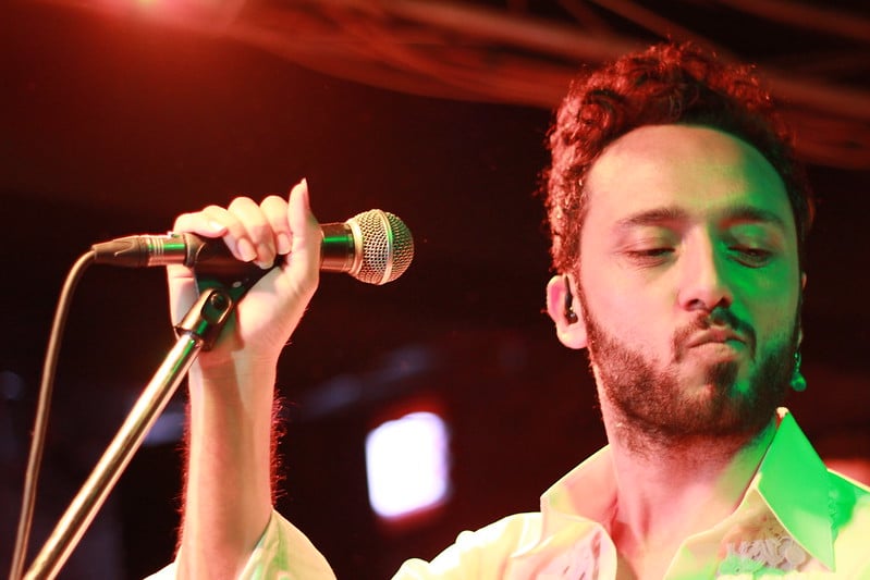 Turquie: un chanteur populaire visé par une plainte pour « obscénité » (ministère)