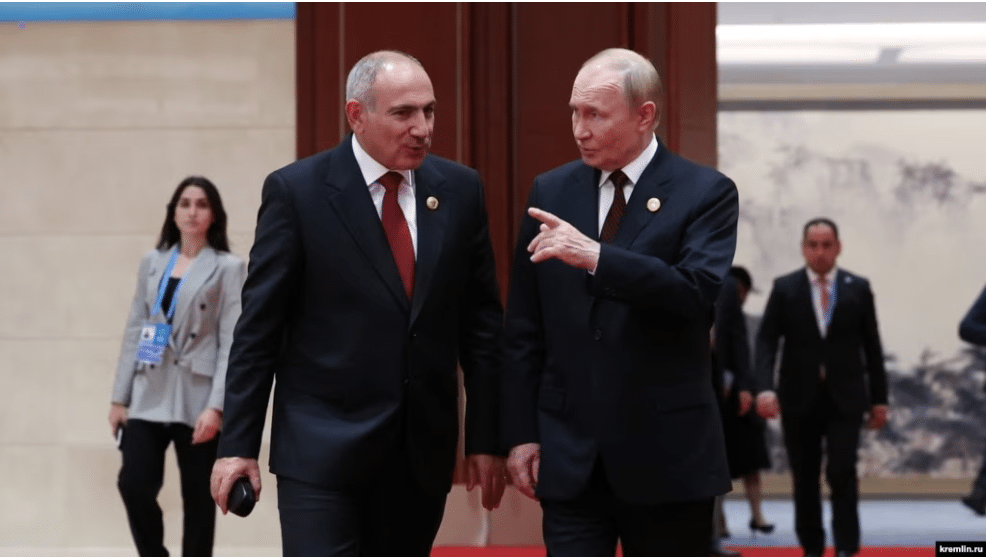 Précisions sur la rencontre entre Poutine et Pachinian en Chine