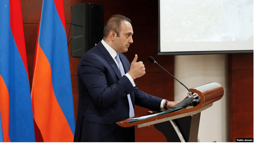 Un ancien fonctionnaire inculpé critique Pashinian