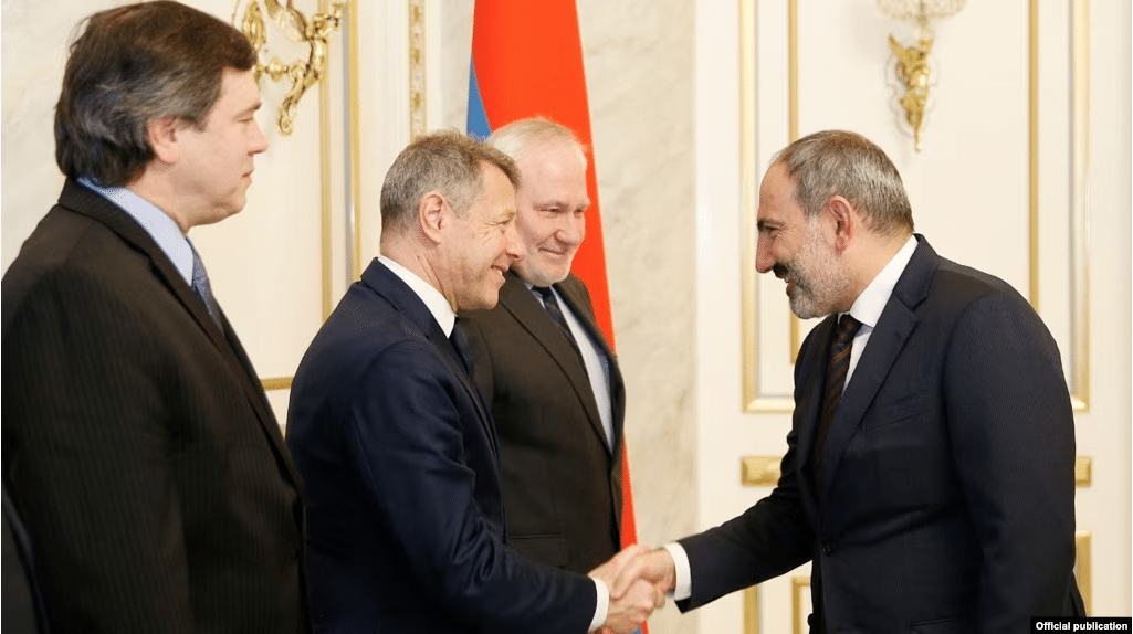 Le gouvernement arménien toujours réticent à dévoiler ses plans de paix pour le Karabakh
