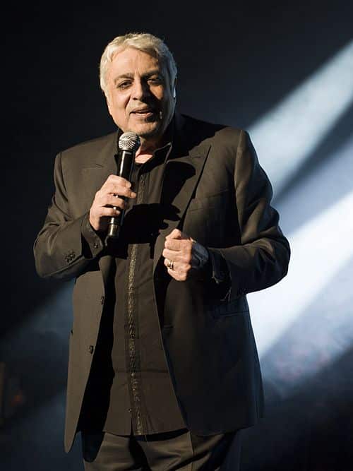 Turquie: un concert d&rsquo;Enrico Macias interdit en raison de son soutien à Israël