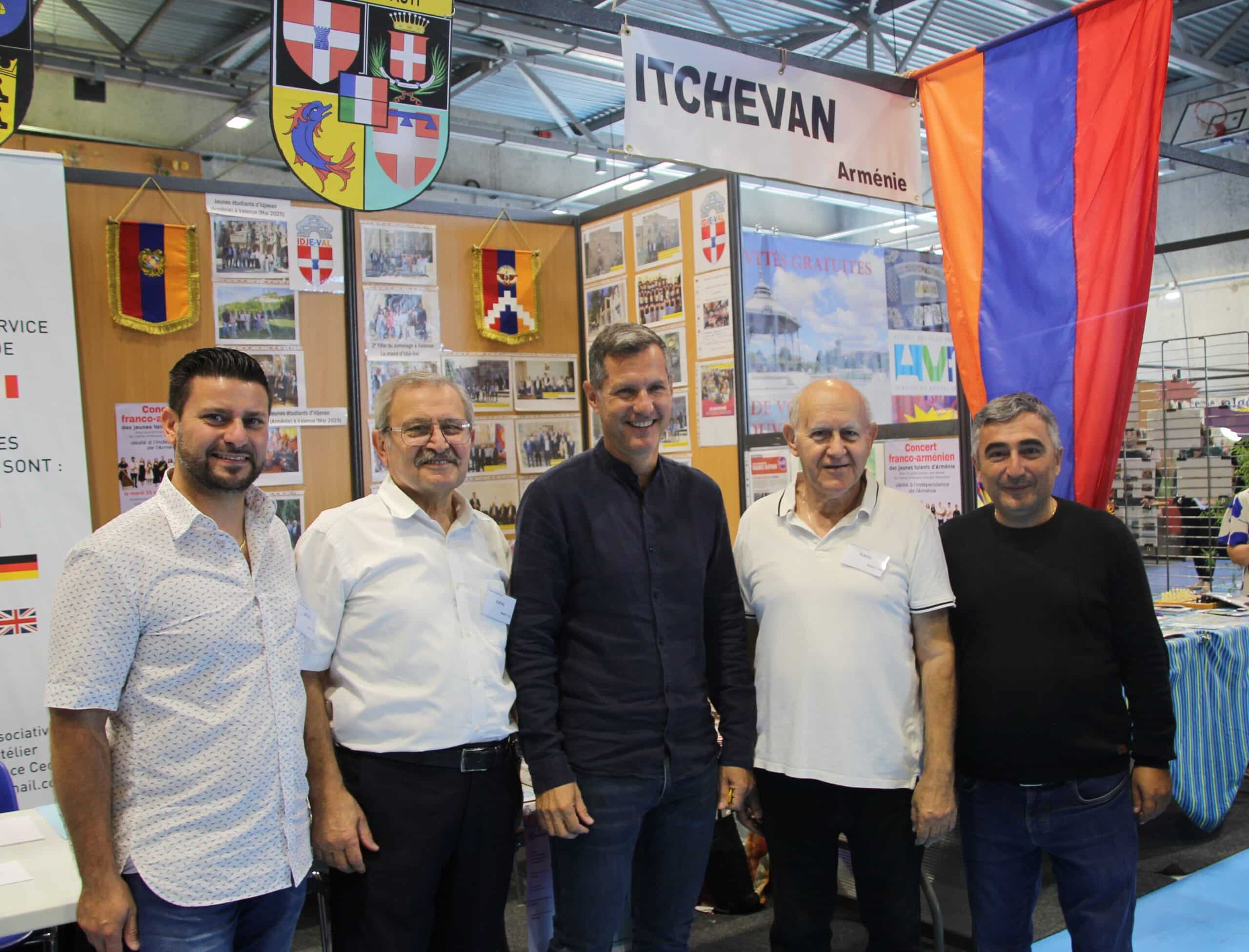 L’association Idje-Val était présente par un stand arménien au Forum des Associations de Valence Samedi 6 Septembre