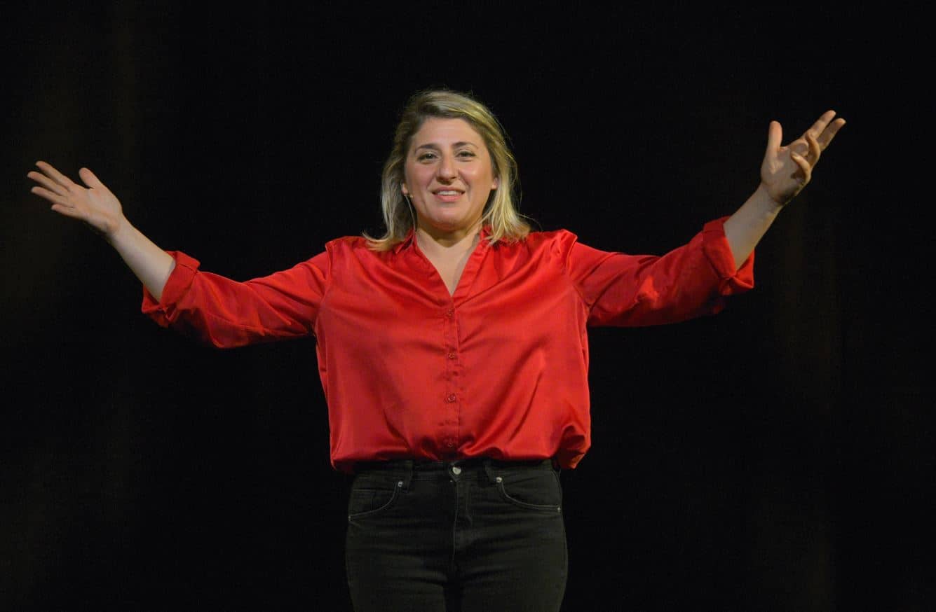 Marion Mezadorian fait craquer le public avec son irrésistible spectacle