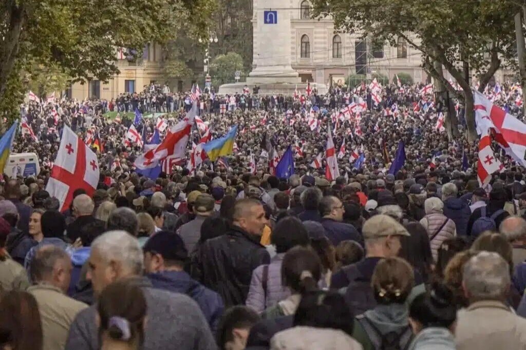 En Géorgie, lors des manifestations de l&rsquo;opposition, des policiers et des manifestants ont été blessés, certains d&rsquo;entre eux ont été arrêtés