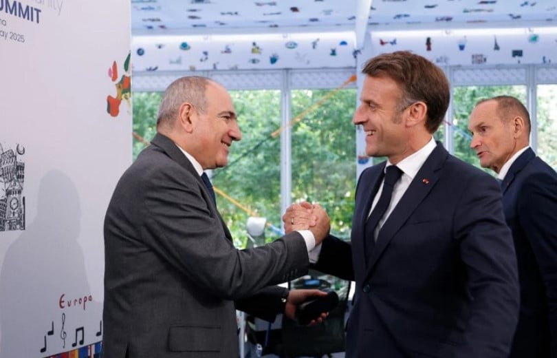 Emmanuel Macron à Copenhague : Je félicite les dirigeants arménien et azerbaïdjanais pour l&rsquo;instauration de la paix entre leurs pays