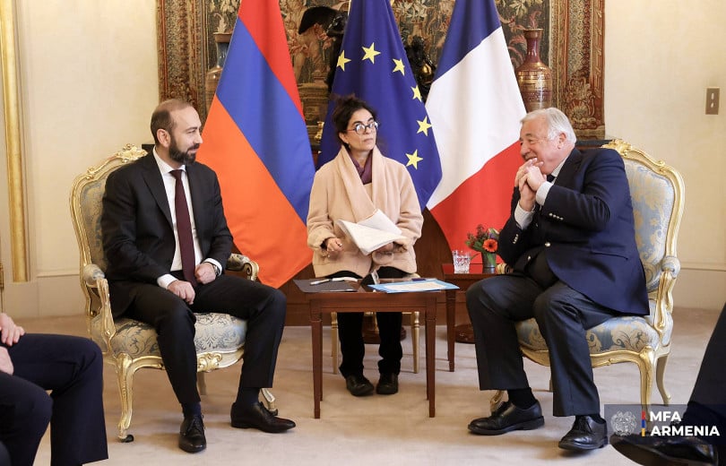 Discussions sur les enjeux du partenariat stratégique entre l&rsquo;Arménie et la France avec la rencontre d’Ararat Mirzoyan avec Gérard Larcher à Paris
