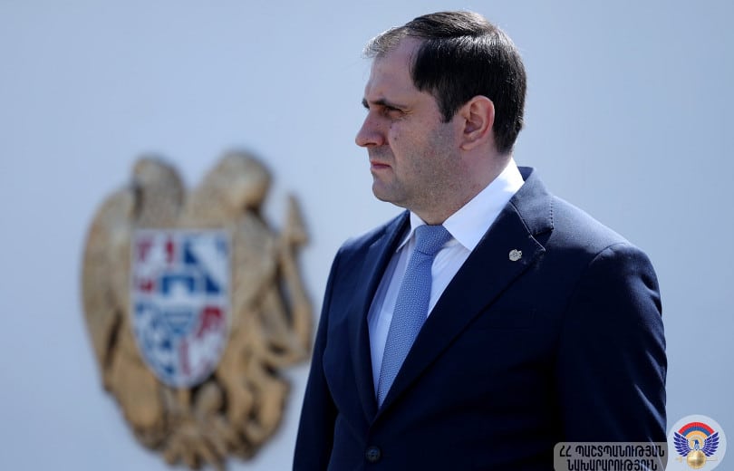 L&rsquo;armée arménienne aura un nouvel uniforme avec des normes occidentales, mais imprégnées de symboles locaux affirme le ministre arménien de la Défense Suren Papikyan