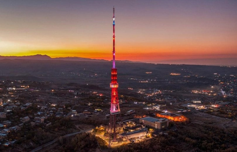 Diffusion de la télévision publique numérique d’Arménie depuis la tour de télévision de Yerevan temporairement interrompue