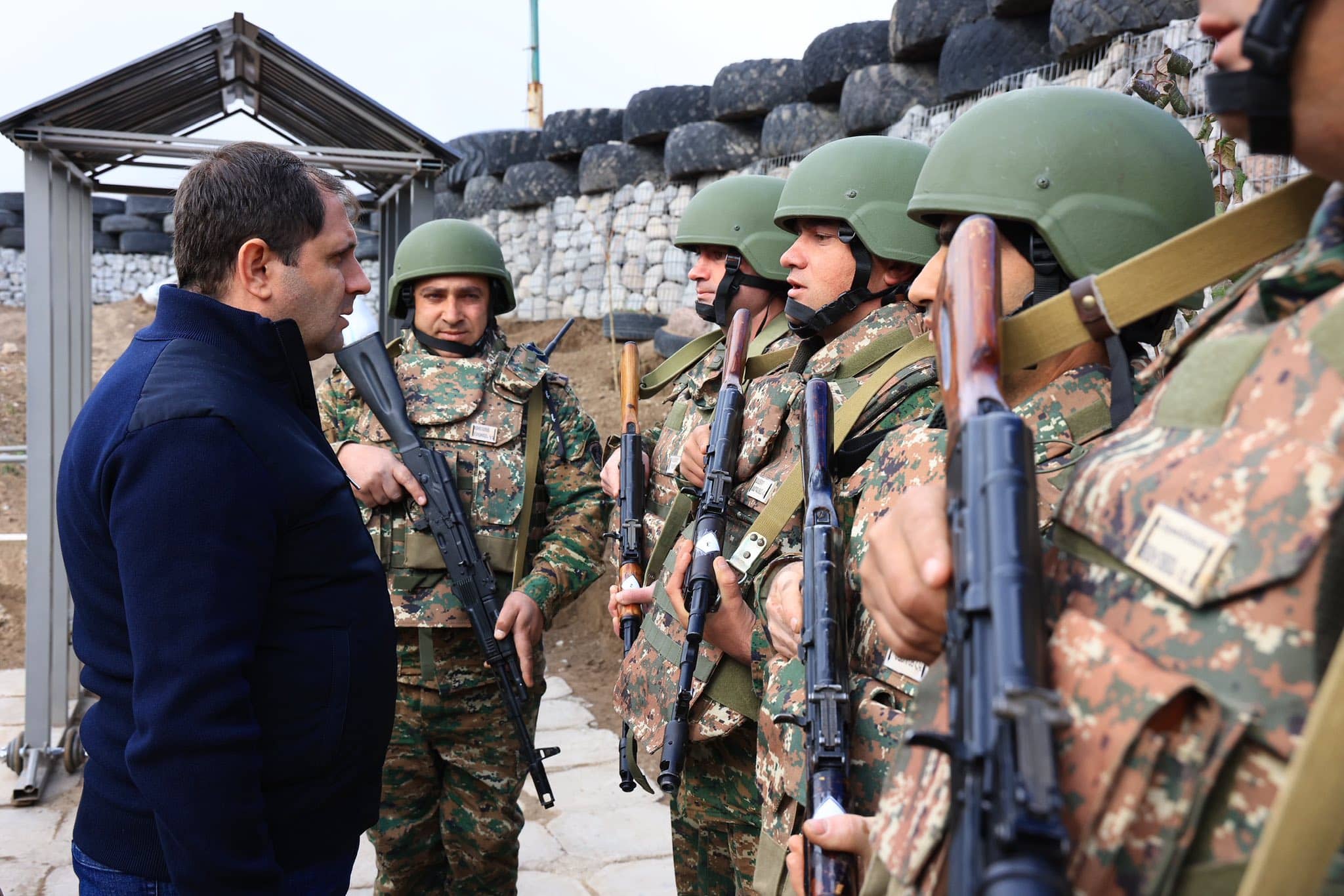 Le ministre arménien de la Défense et le président du Comité d&rsquo;enquête ont supervisé l&rsquo;avancement des travaux de fortification et de génie dans la zone frontalière sud-est de l’Arménie