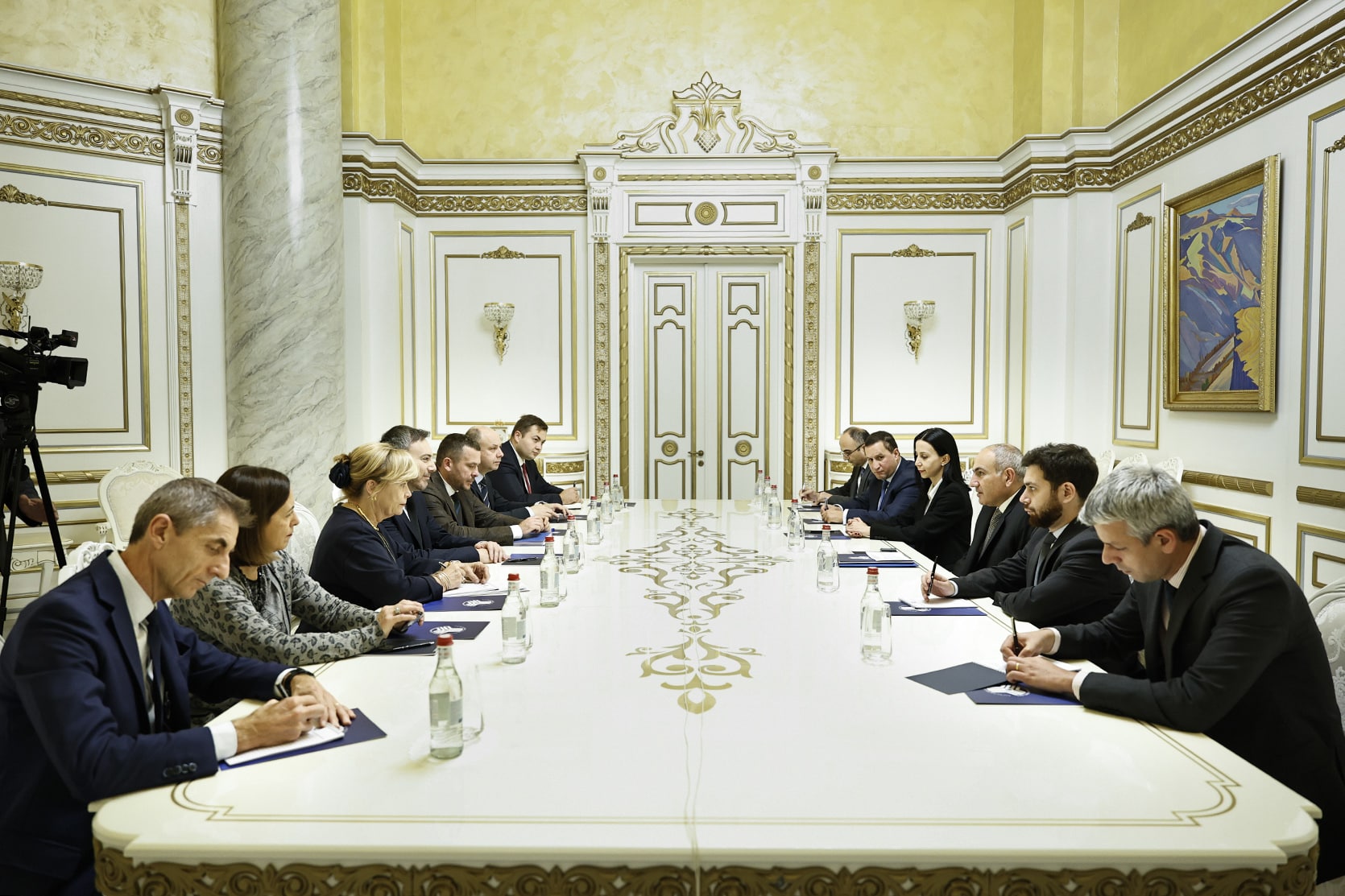 Le Premier ministre Nikol Pashinyan a reçu les membres du Bureau de l’Assemblée parlementaire « Euronest»
