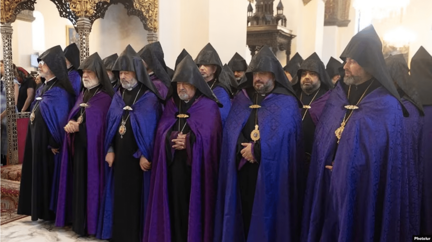 L&rsquo;opposition condamne la « répression contre l&rsquo;Église »
