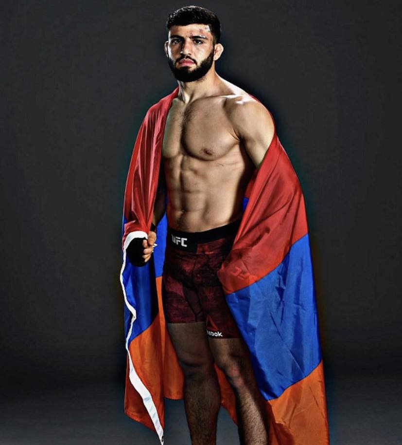 « Si tu es là, viens ». Arman Tsarukyan s&rsquo;adresse à Ilya Topuria après sa victoire contre Dan Hooker