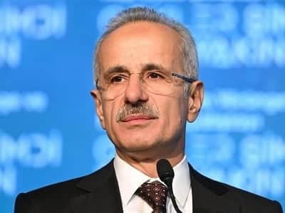 Nous progressons rapidement vers un consensus avec Yerevan et Bakou, Pachinian prend des risques considérables affirme le ministre turc des Transports, Abdulkadir Uraloglu