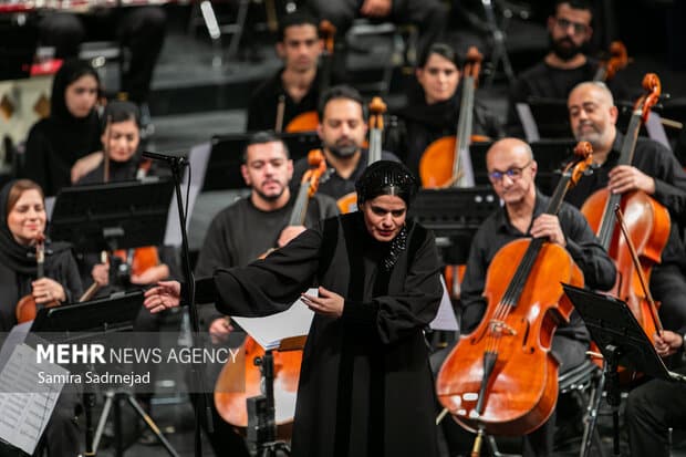 Pour la première fois en Iran, un orchestre dirigé par une femme a interprété la « Danse du sabre » d&rsquo;Aram Khatchatourian