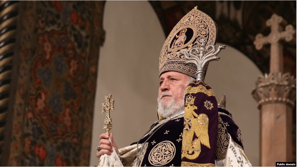 À Voskehat, on dément les accusations du candidat proche du pouvoir qui affirme que des proches du Catholicos ont entravé sa campagne