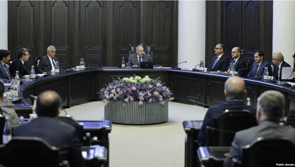 Pashinian sur la défensive face à la hausse de la dette publique arménienne