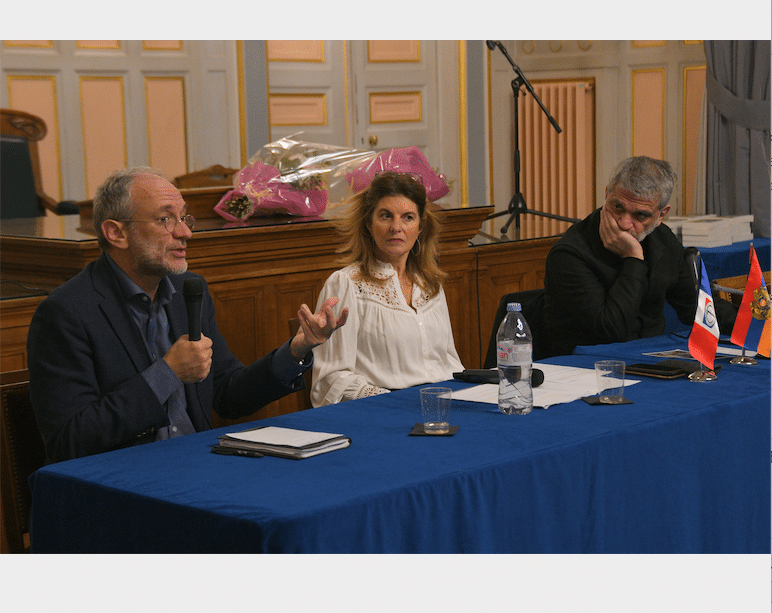 Une certaine vision géopolitique à la mairie du 16e à Paris