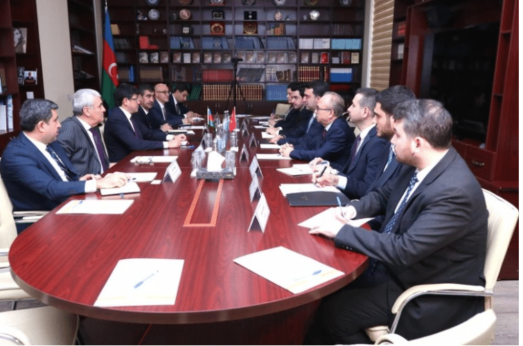 L&rsquo;Azerbaïdjan et la Turquie explorent les moyens de renforcer la coopération avec leur diaspora…