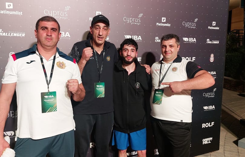 Artur Bazeyan (Arménie) est en demi-finale des 60 kg du championnat du monde de boxe à Dubaï