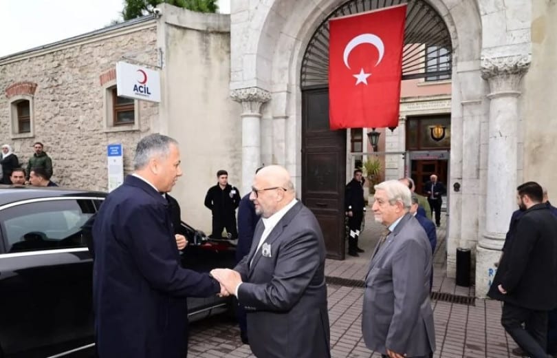 Le ministre turc de l&rsquo;Intérieur rend visite à Petros Şirinoğlu à l&rsquo;hôpital arménien Sourp Prguitch d’Istanbul